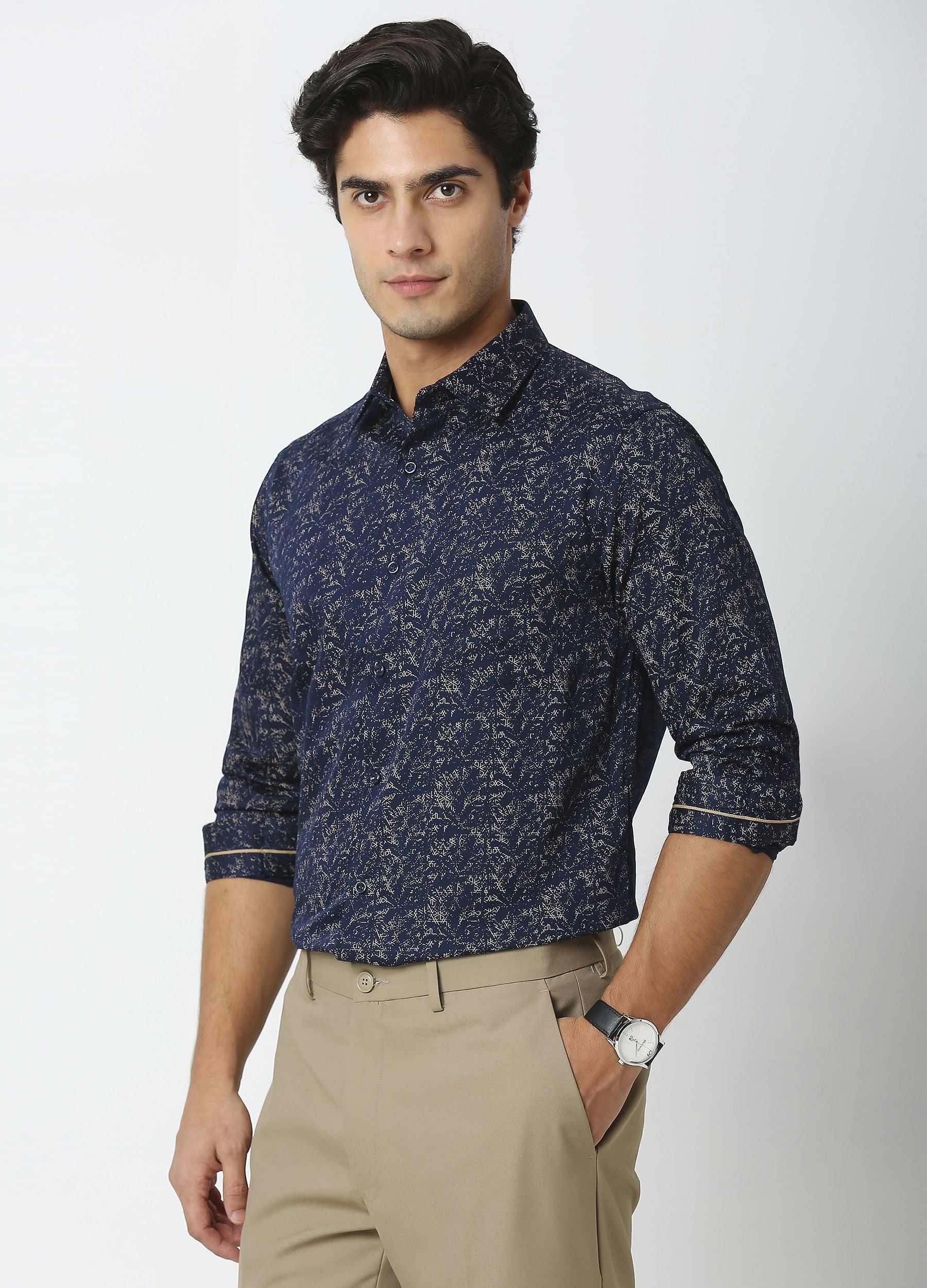 Zar: Semi-Cutaway Collar Triangle Print Shirt - Deep Navy