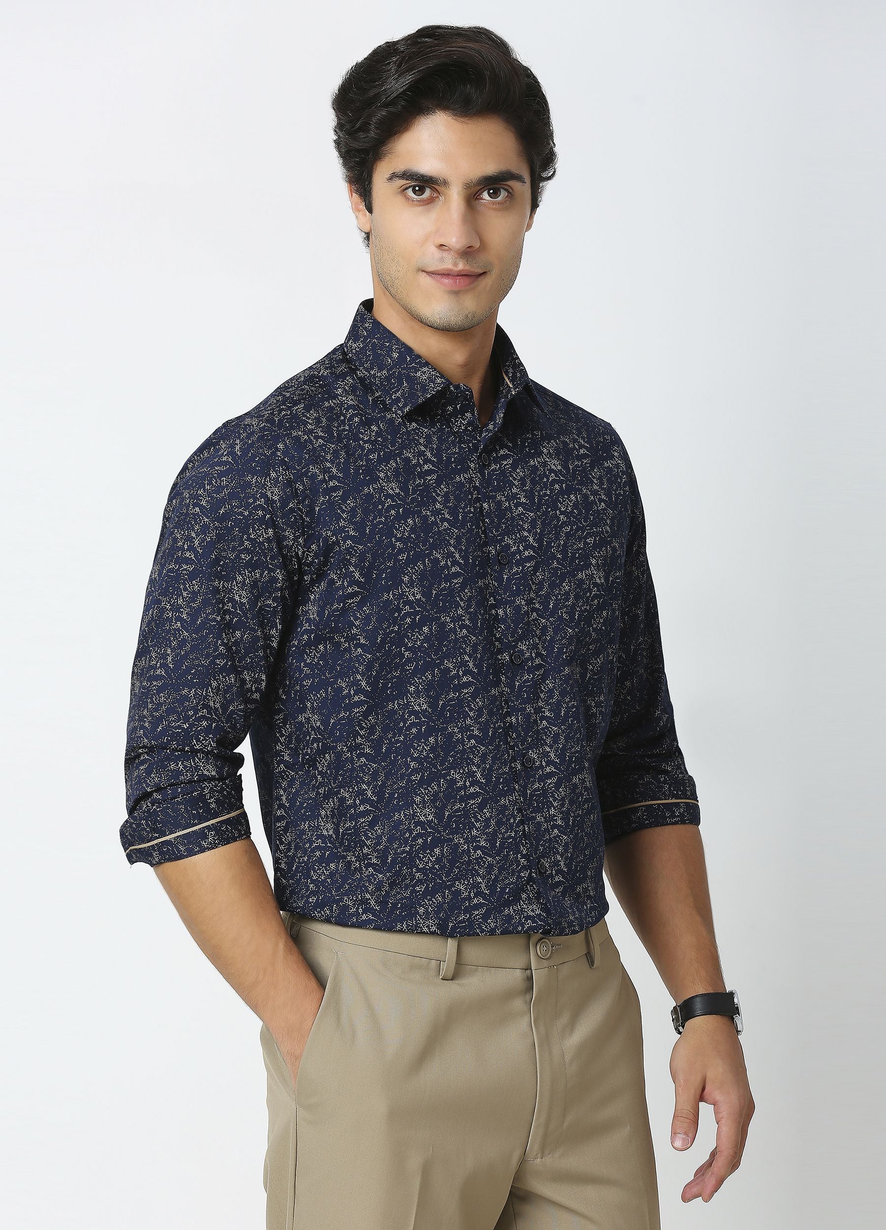 Zar: Semi-Cutaway Collar Triangle Print Shirt - Deep Navy