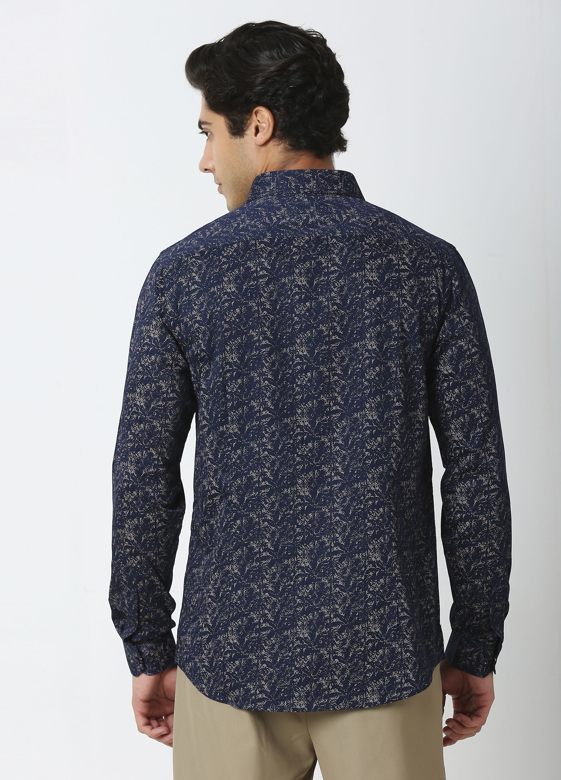 Zar: Semi-Cutaway Collar Triangle Print Shirt - Deep Navy