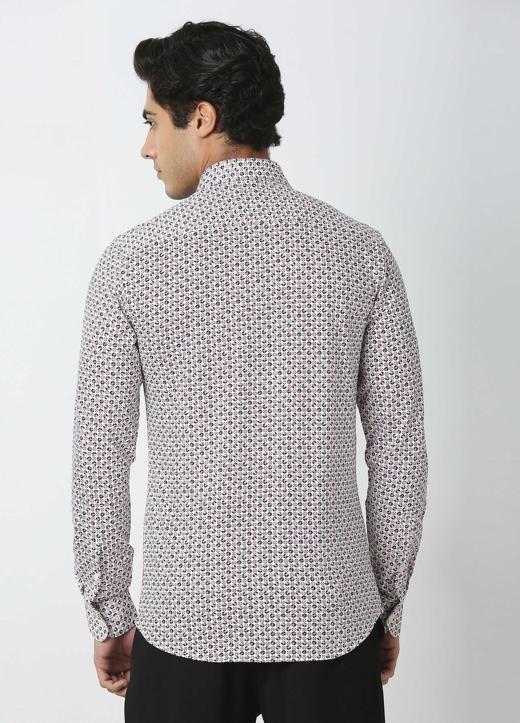 Four Quarter: Cutaway Collar Multicolour Print Knit Shirt