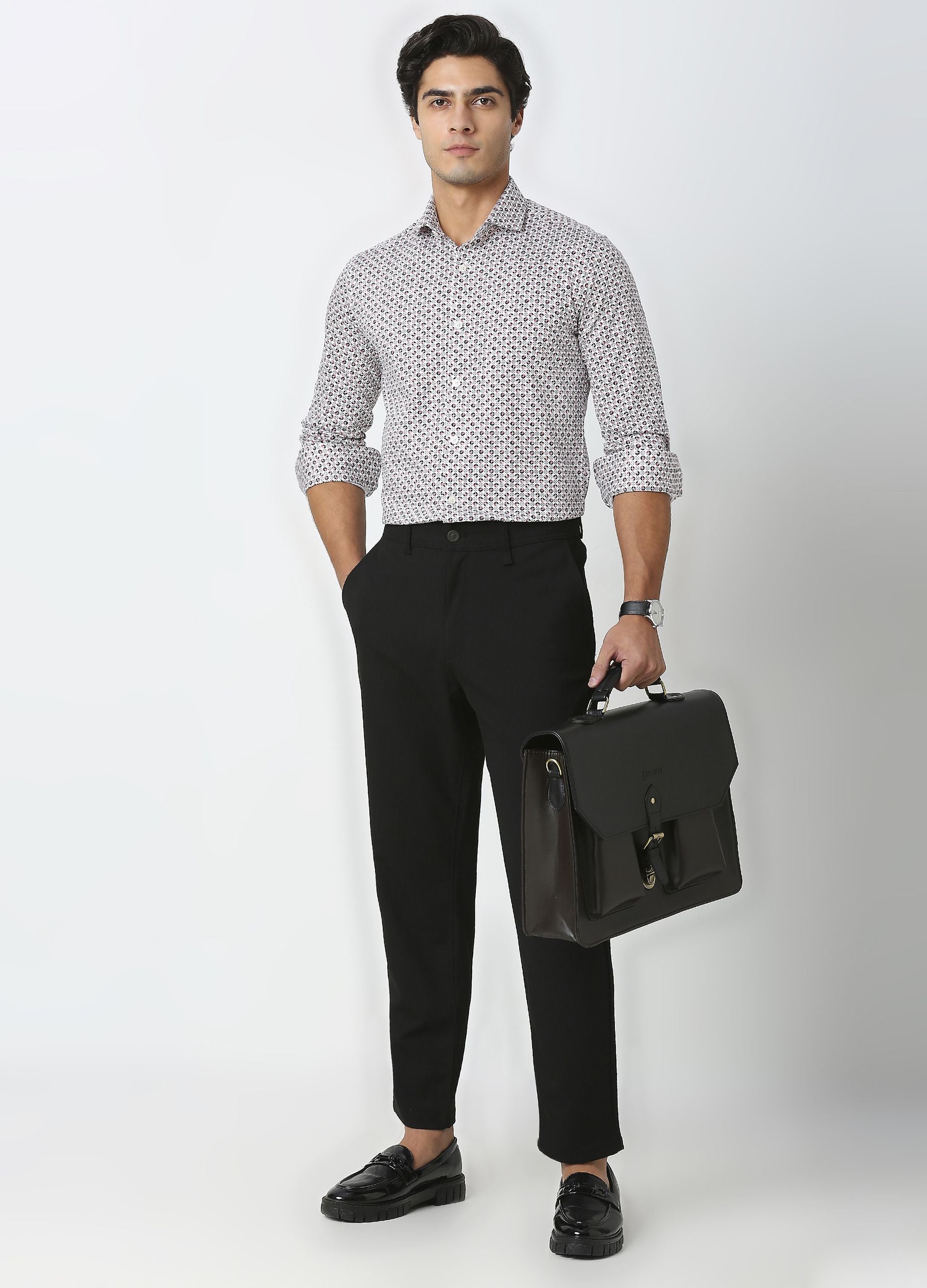 Four Quarter: Cutaway Collar Multicolour Print Knit Shirt