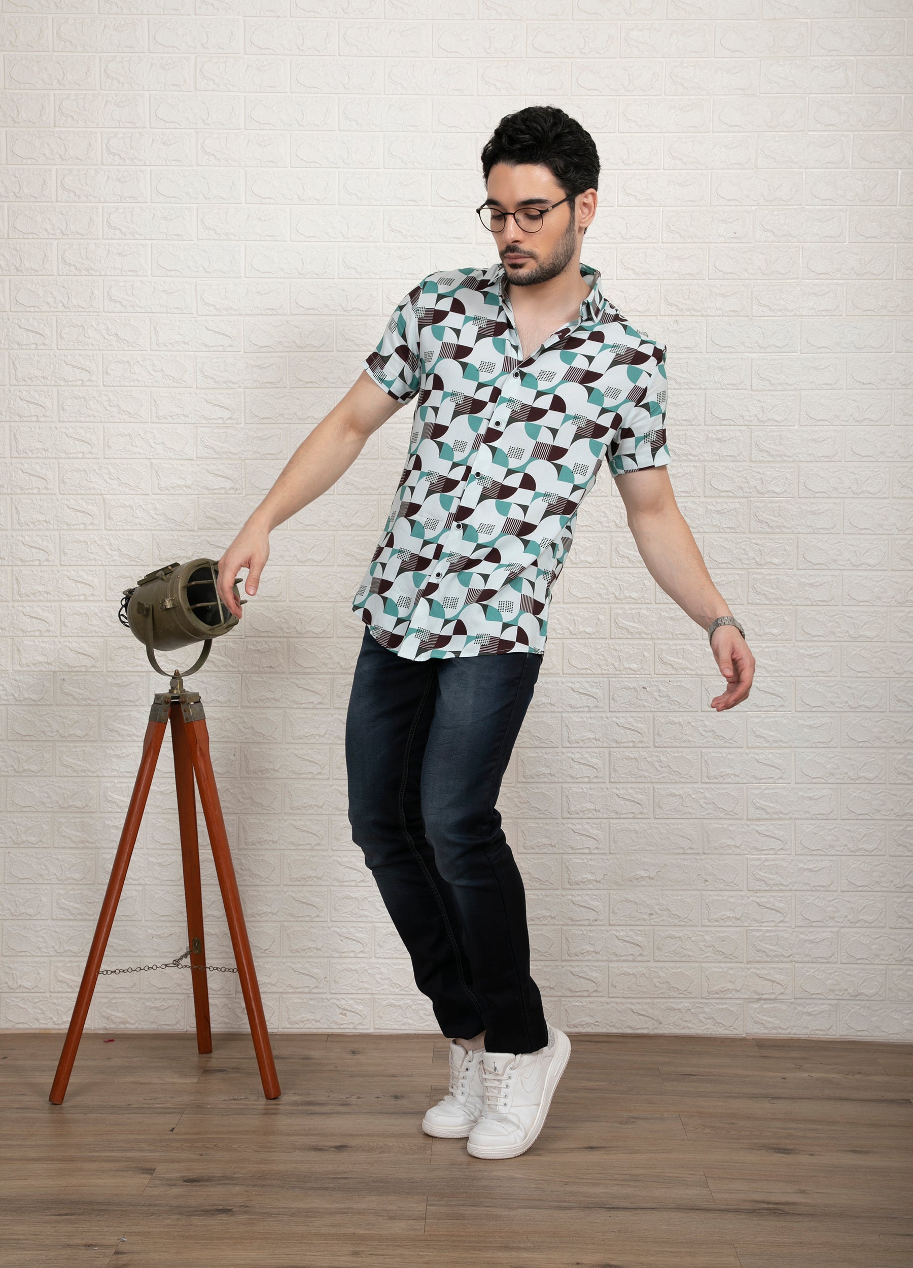 Geom Wheel: Flat Collar Green Scale Print Short Sleeves Shirt - Greens