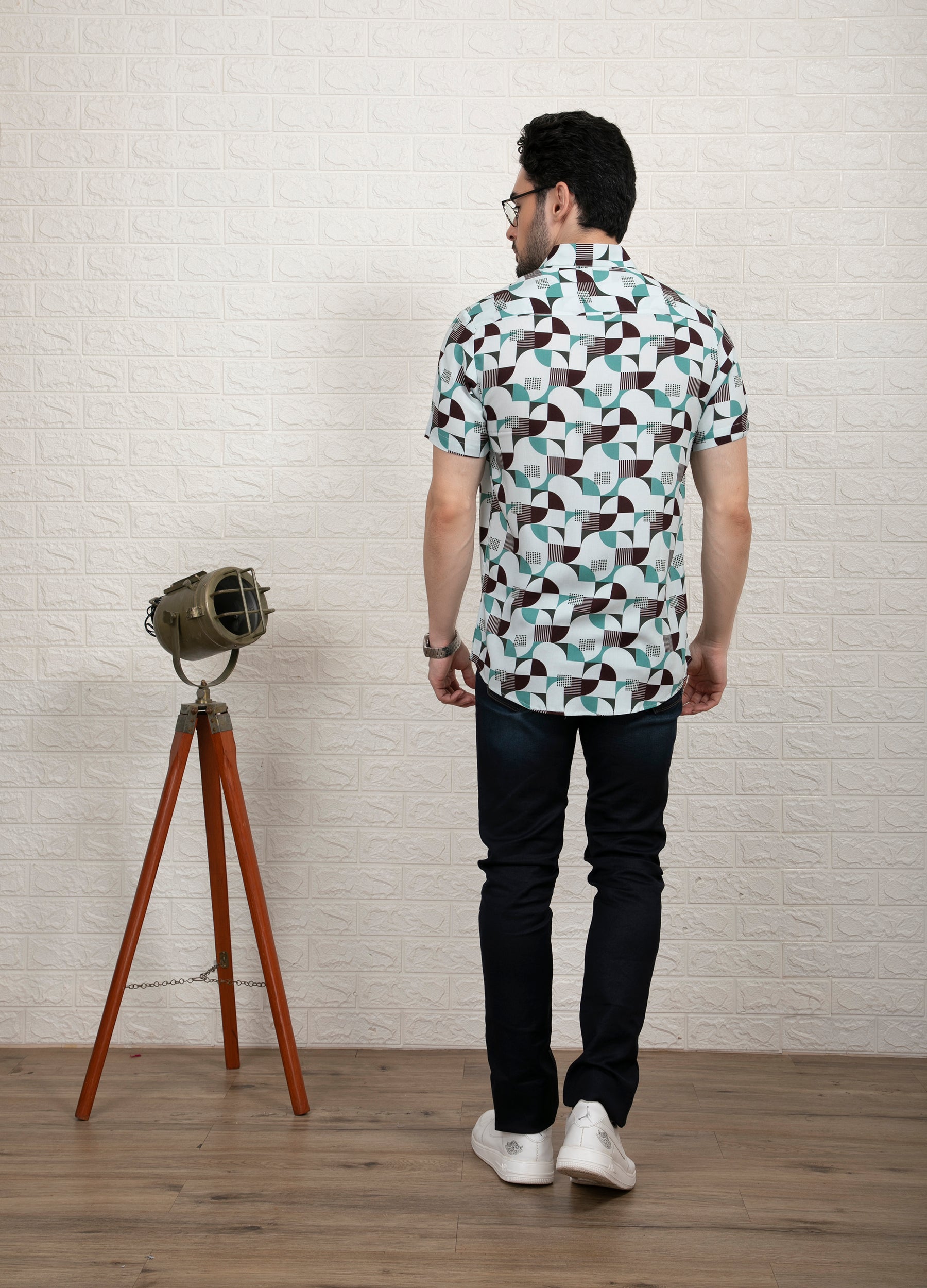 Geom Wheel: Flat Collar Green Scale Print Short Sleeves Shirt - Greens