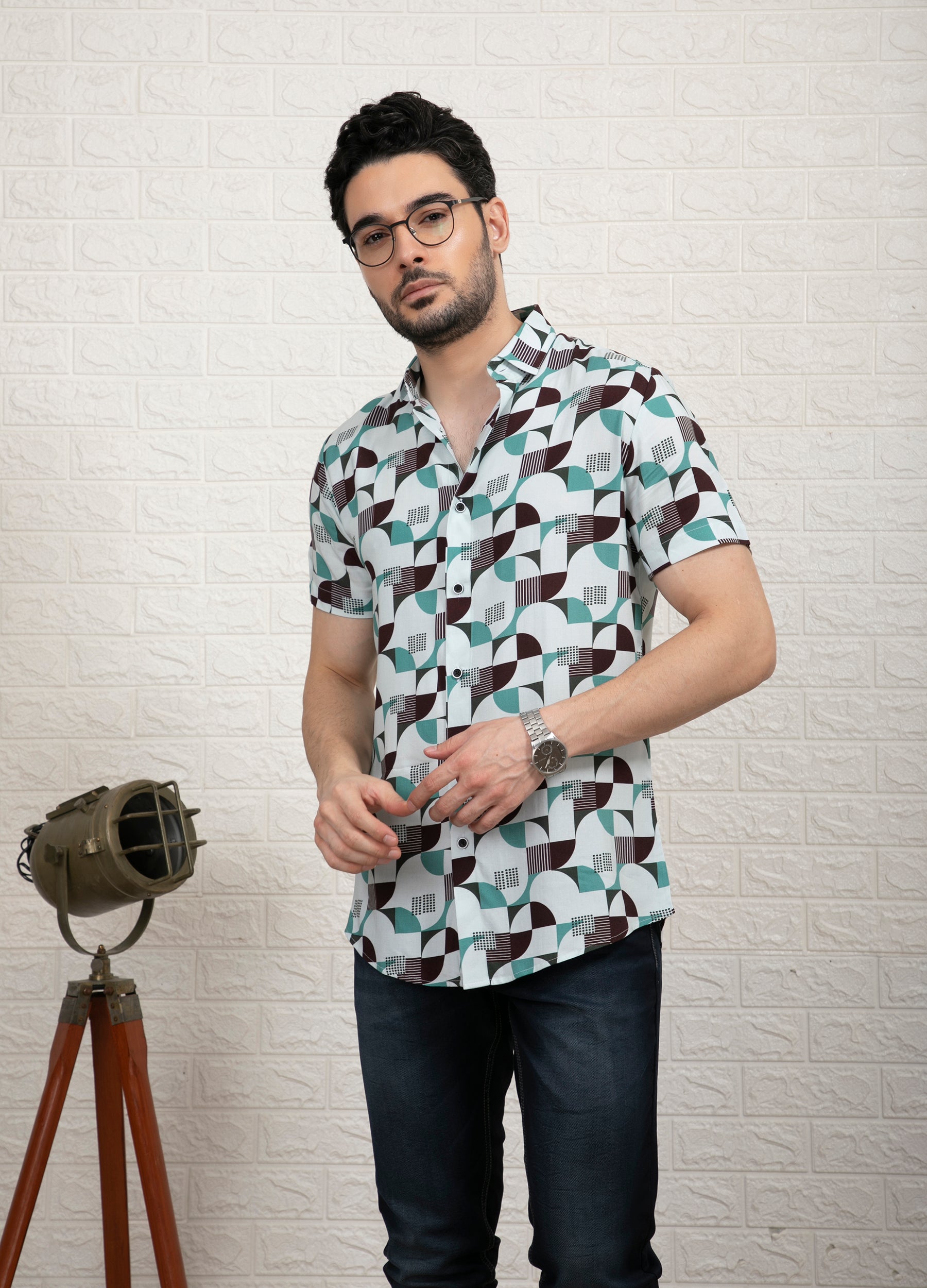 Geom Wheel: Flat Collar Green Scale Print Short Sleeves Shirt - Greens