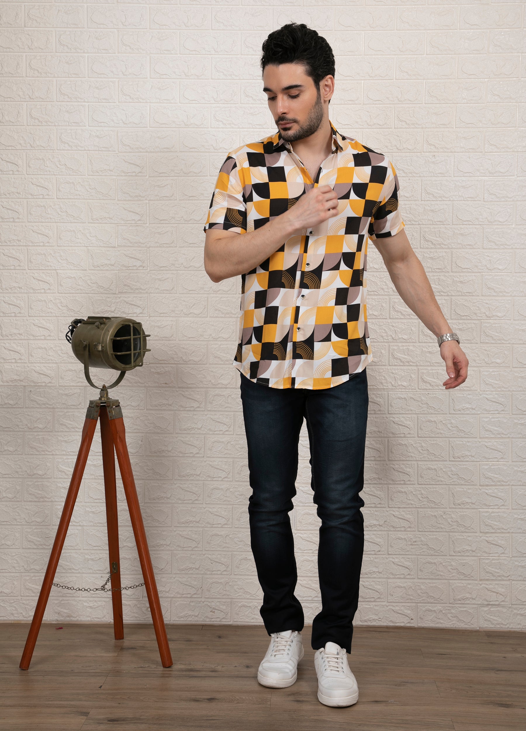 John Joy: Flat Collar Vibrant Jaune Print Short Sleeves Shirt - Yellow