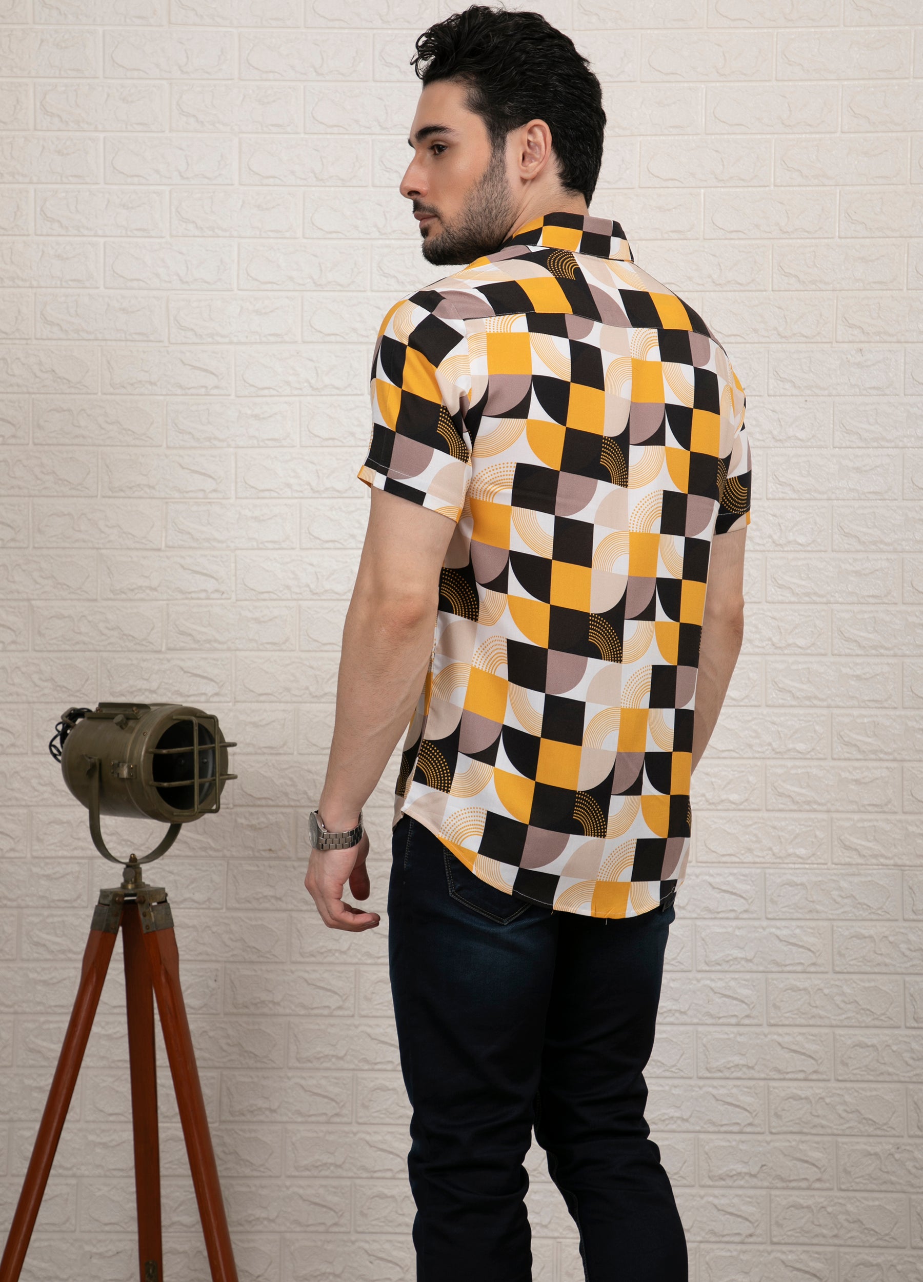 John Joy: Flat Collar Vibrant Jaune Print Short Sleeves Shirt - Yellow