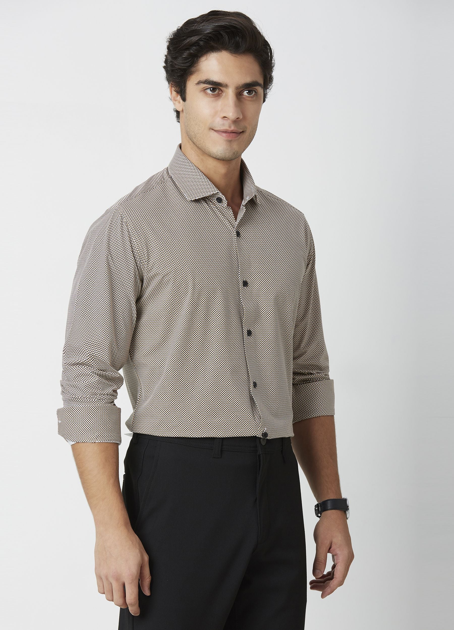 Uchiwa Yolk: Cutaway Collar Print Knit Shirt