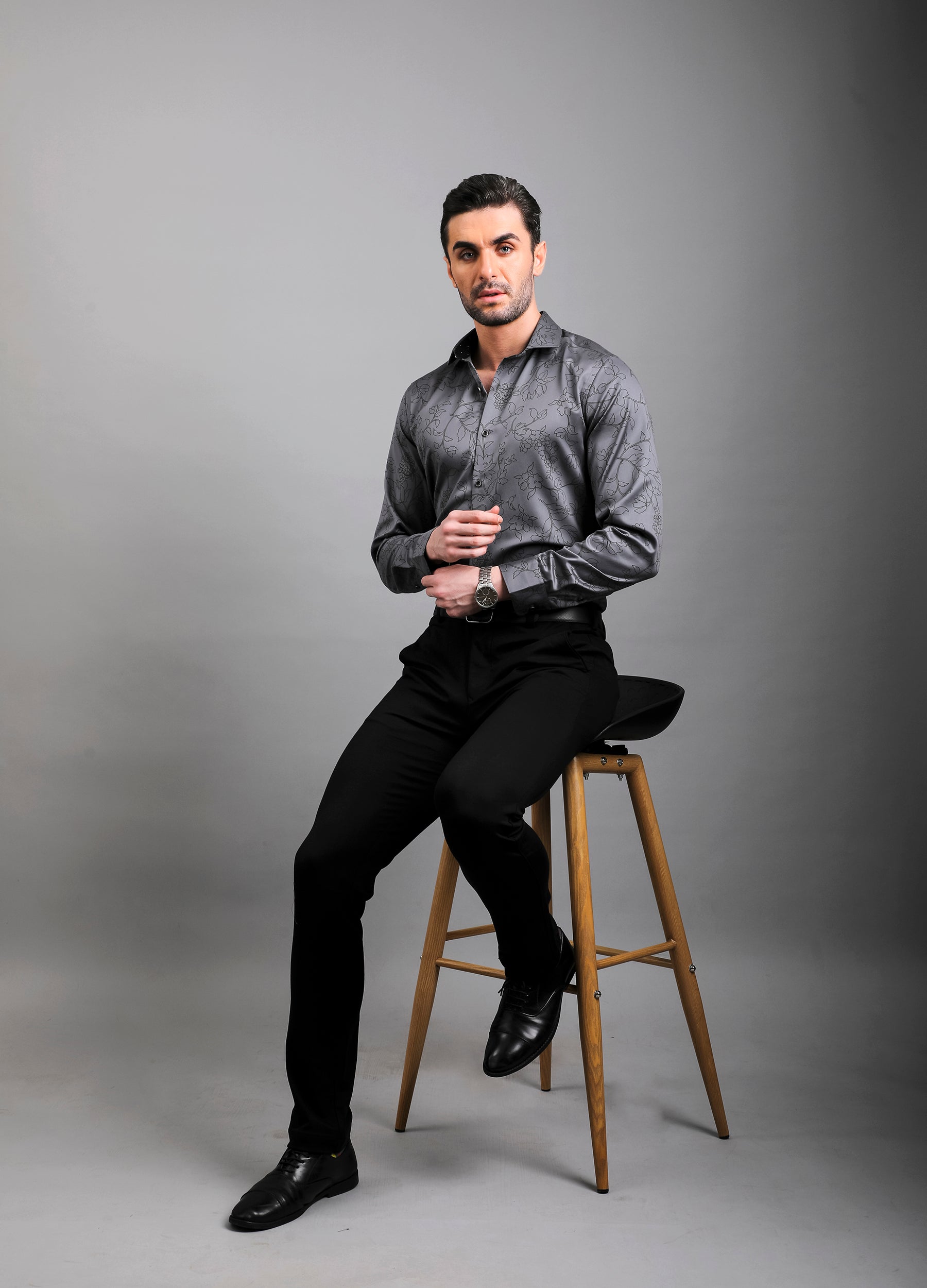 Grafi: Cutaway Collar Satin Floral Print Club Shirt - Silver