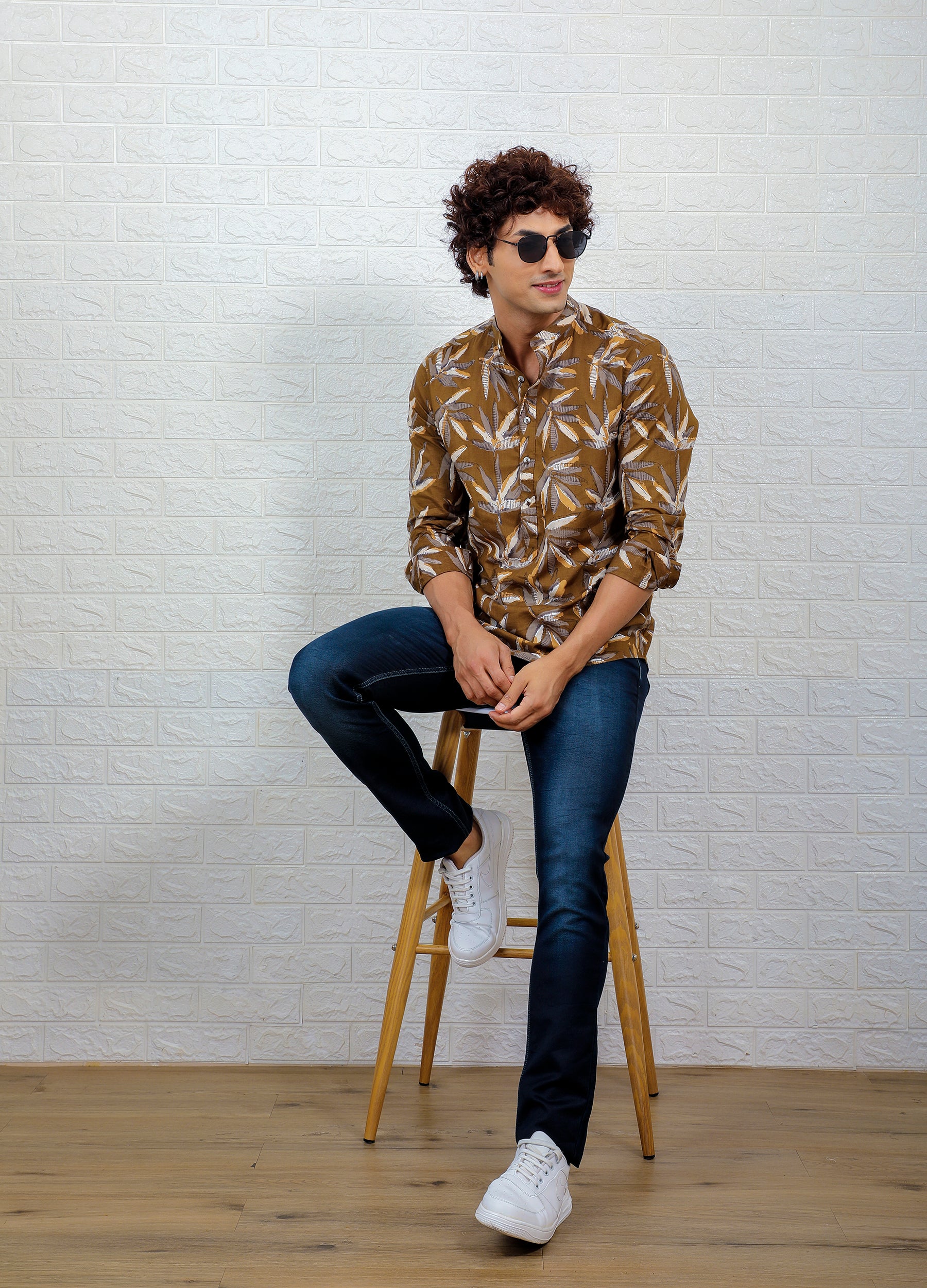 Cabana: Band Collar Bold Leaf Print Short Kurta - Sage Green