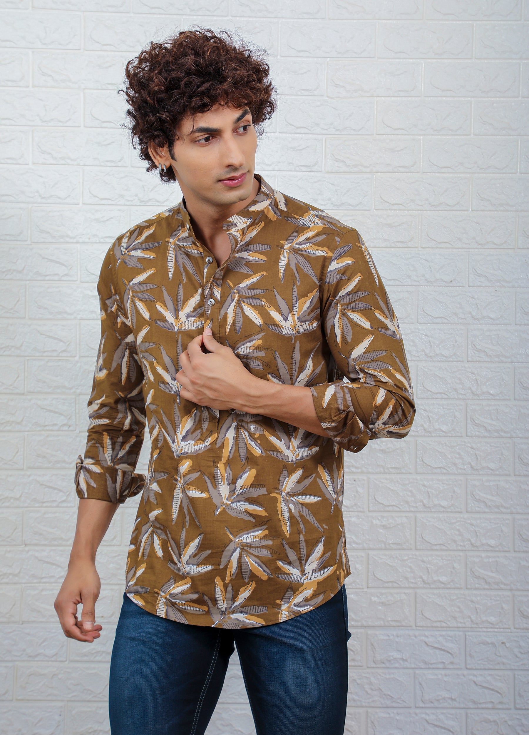Cabana: Band Collar Bold Leaf Print Short Kurta - Sage Green
